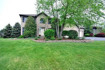 40W654 Willowbrook Dr photo 1