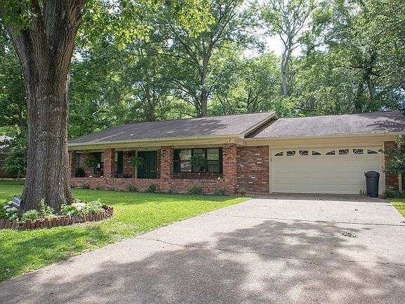 5th image of 105 Edgewood Dr