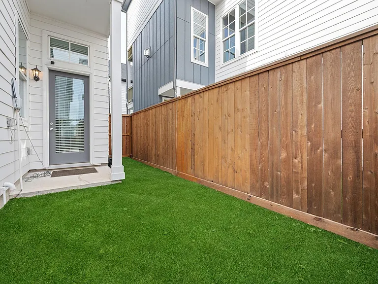 614 Delmar St — Photo 24