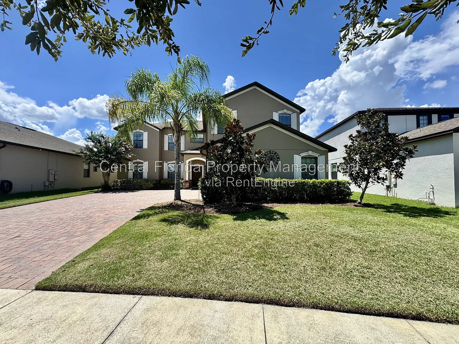 5 bed, 3.0 bath, 3720 sqft, $3,699 — Photo 3