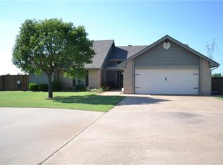 1001 River View Dr, Norman, OK 73071