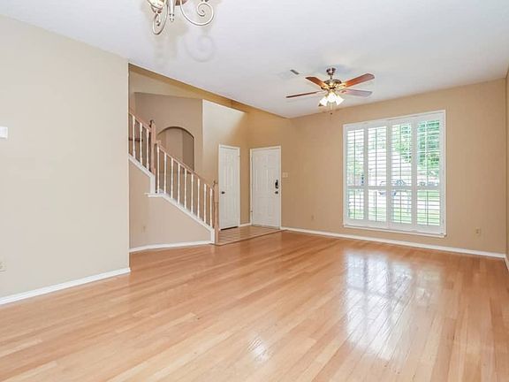 4th image of 1801 Ingleside Dr