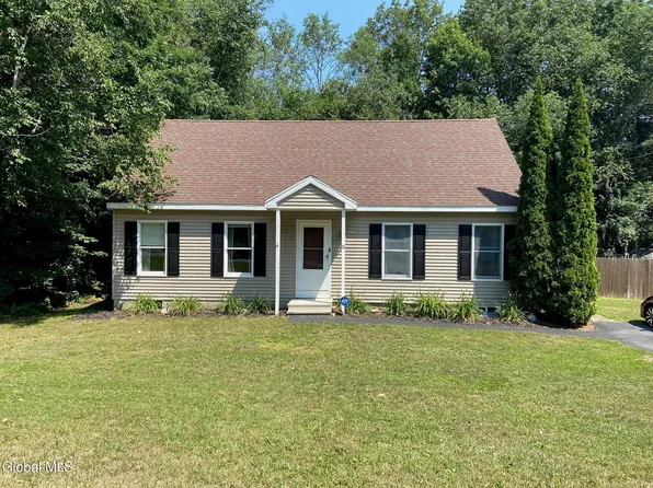 10 Mockingbird Lane, Queensbury, NY 12804