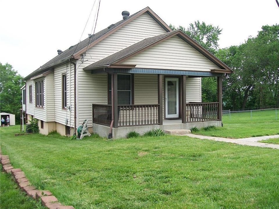 1st image of 2637 S 18th St