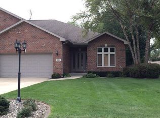 933 Troon Ct, Schererville, IN 46375