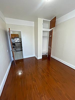 3rd image of 9-18 34th Ave #2