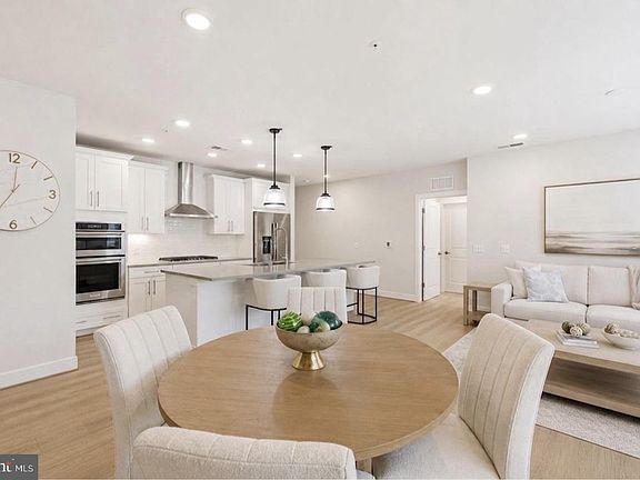 5th image of 210 Decoverly Dr Unit 205