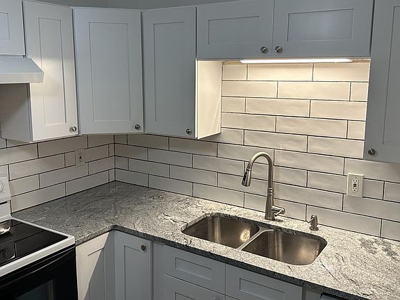 4th image of 546 51st St S