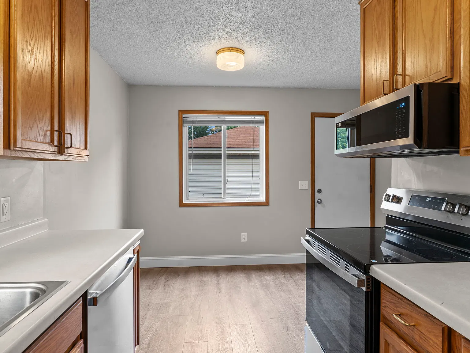 14840 Dallara Ave — Photo 3