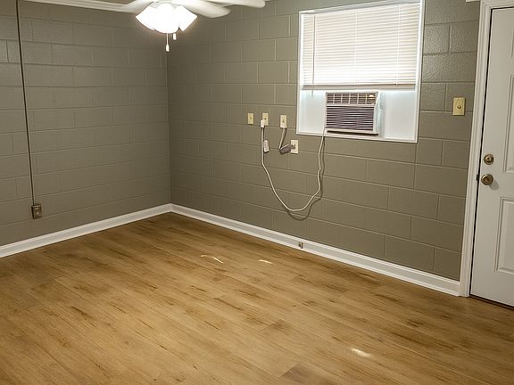 3rd image of 210 Martin Ave #11