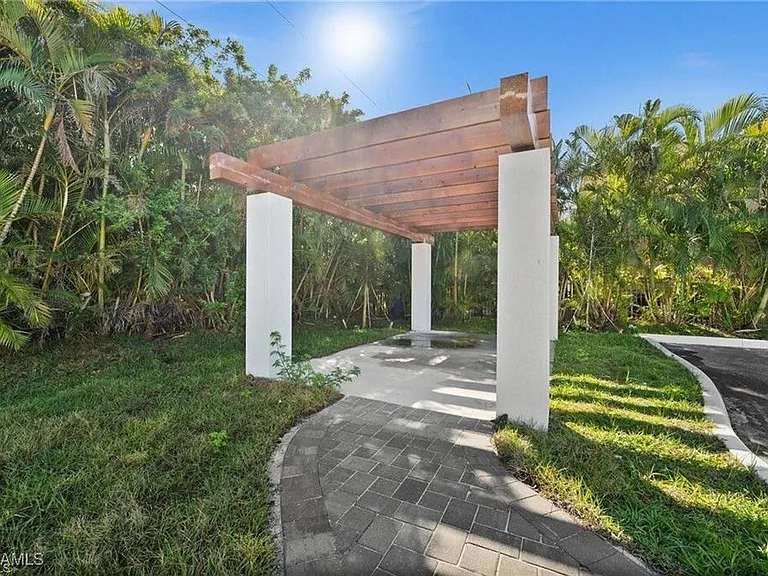 3815 Chiquita Blvd S — Photo 16