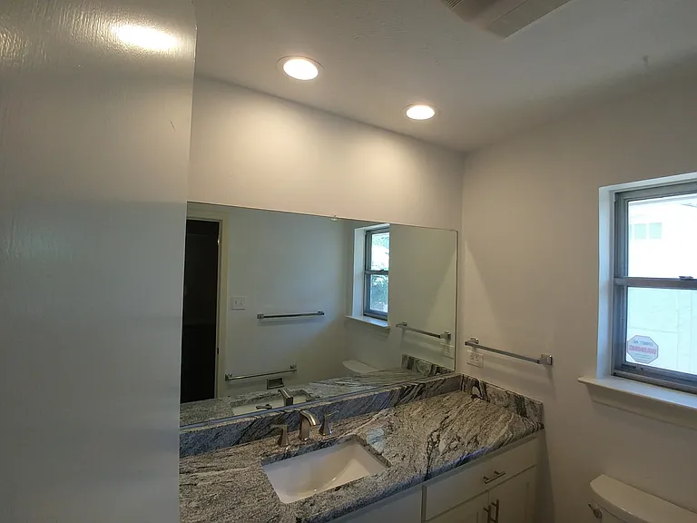 13434 Spring Grove Ave — Photo 15