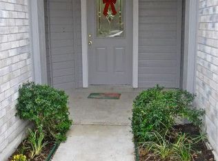 102 Little Lake Rd, Hutto, TX 78634