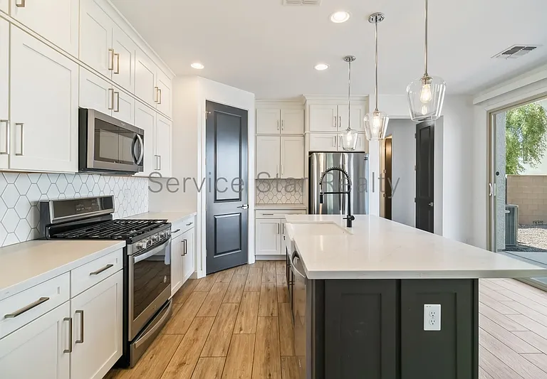 25312 N 20th Ave — Photo 5