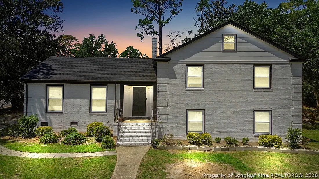4 bed, 3.0 bath, 2293 sqft, $2,200 — Photo 1