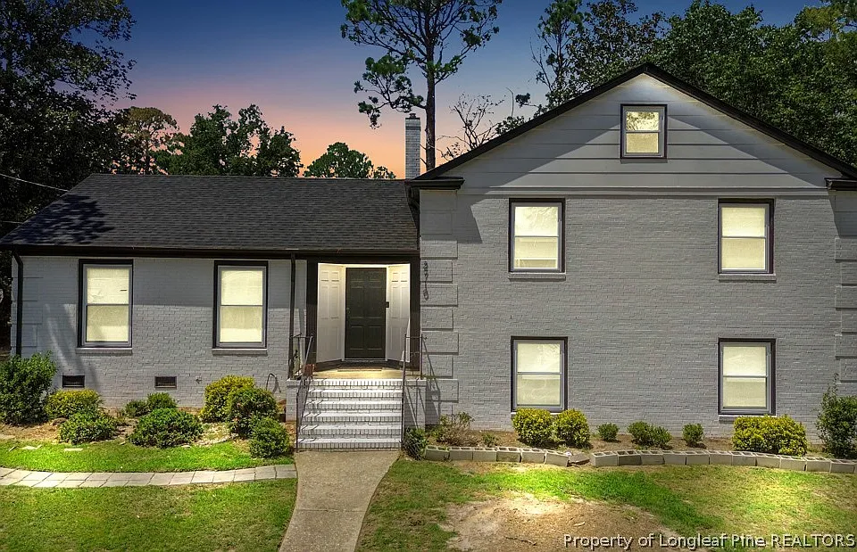 2710 Fordham Dr