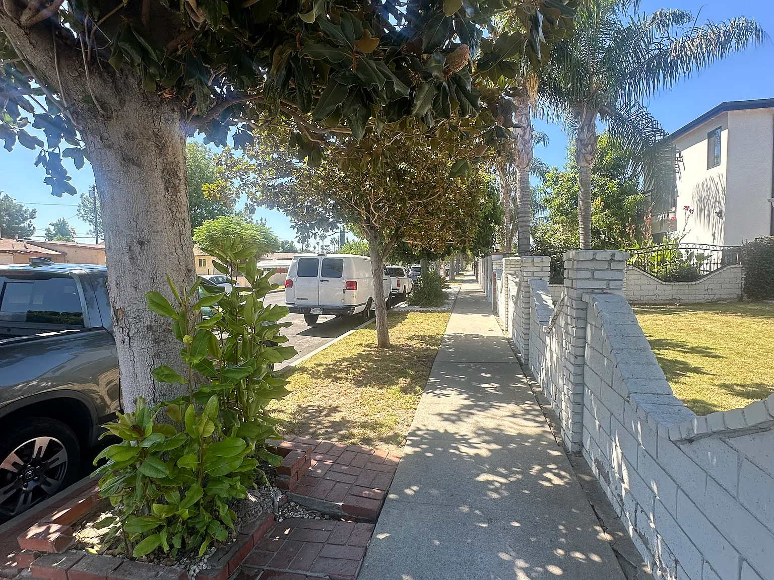 3 bed, 1989 sqft, $4,299 — Photo 3