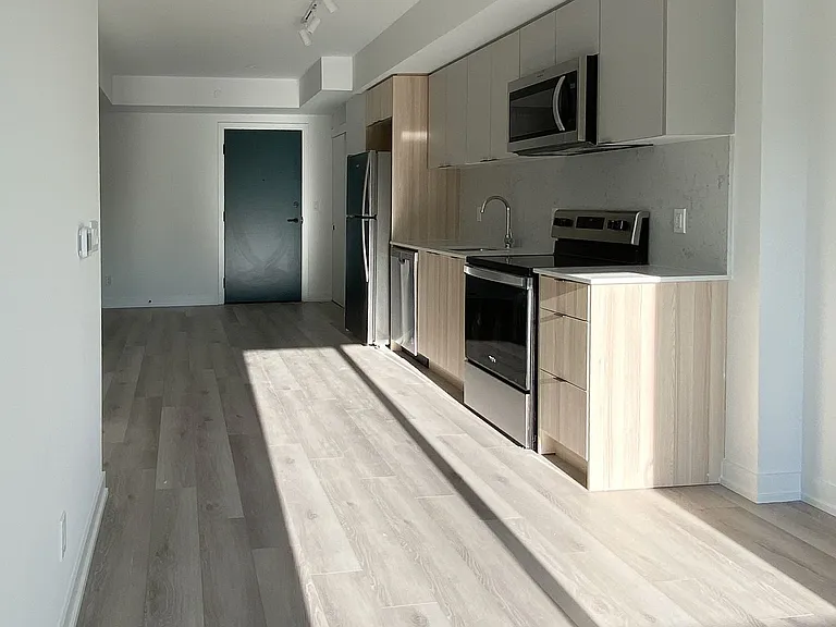 2000 Bathurst St #505 — Photo 5