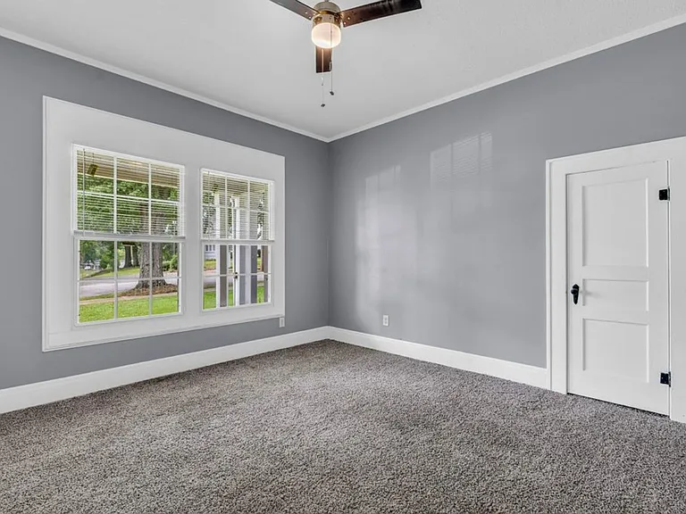 338 N Church St — Photo 7