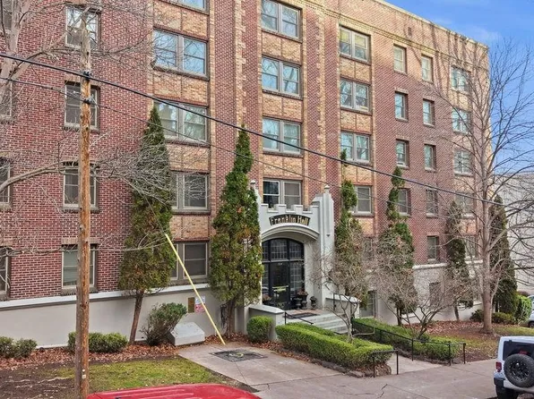 704 W 6th Ave APT 301, Spokane, WA 99204