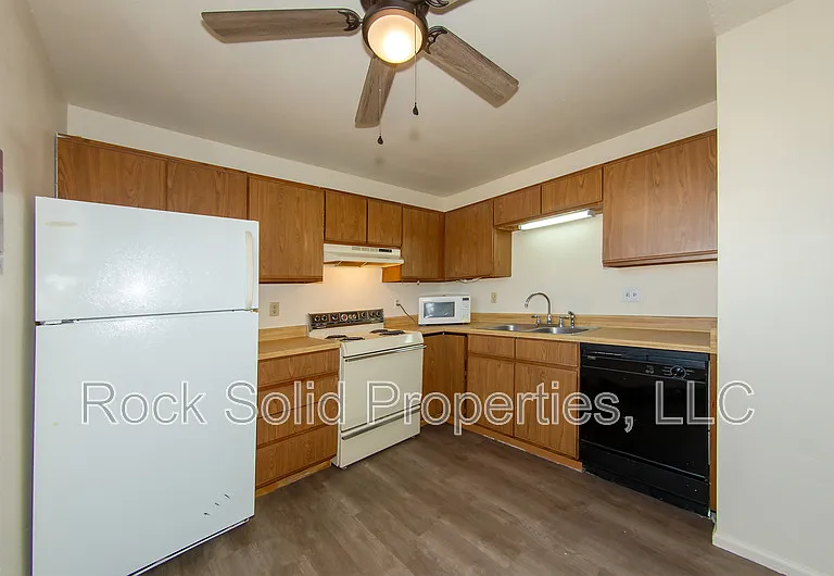 1833 Edgewater Ave #1837 — Photo 8