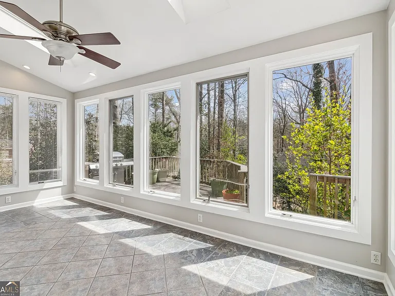 355 Westerhall Ct — Photo 9