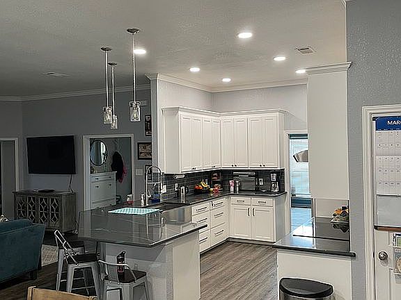 4th image of 2301 Walker Place Blvd