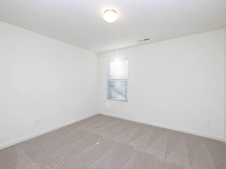 105 Luna Ln — Photo 29
