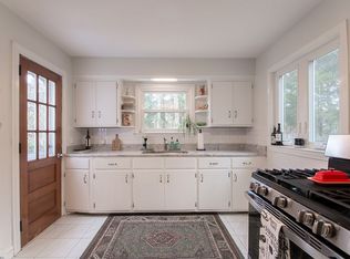 96 Pottersville Rd, Little Compton, RI 02837