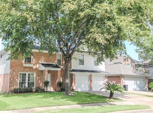 16826 Basewood Ct, Sugar Land, TX 77498