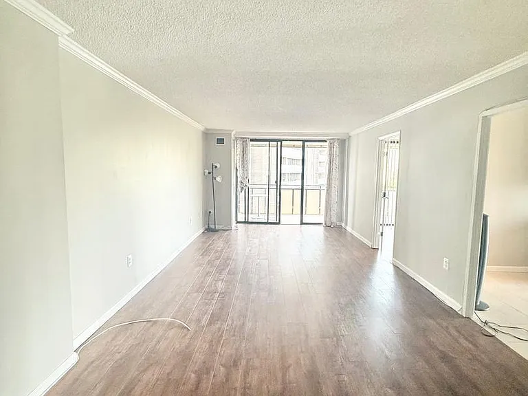 250 S Reynolds St #304 — Photo 1