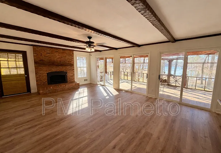 222 Indian Creek Cir — Photo 5