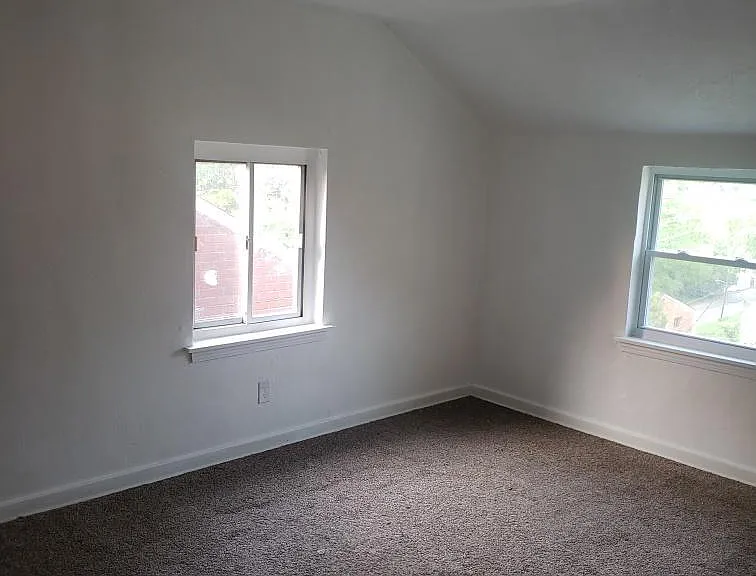 511 Haverhill St — Photo 6