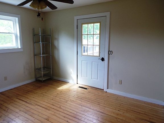 5th image of 292 Forsythe Rd
