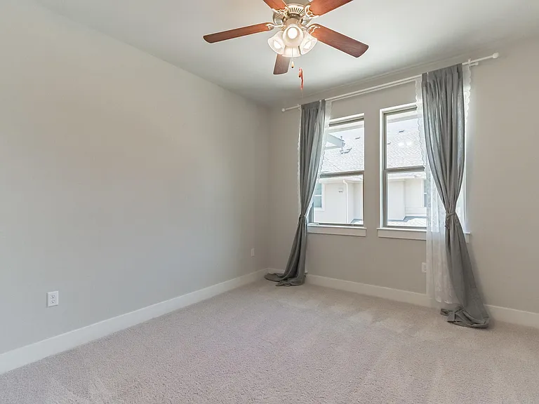 13800 Lyndhurst St #221 — Photo 36