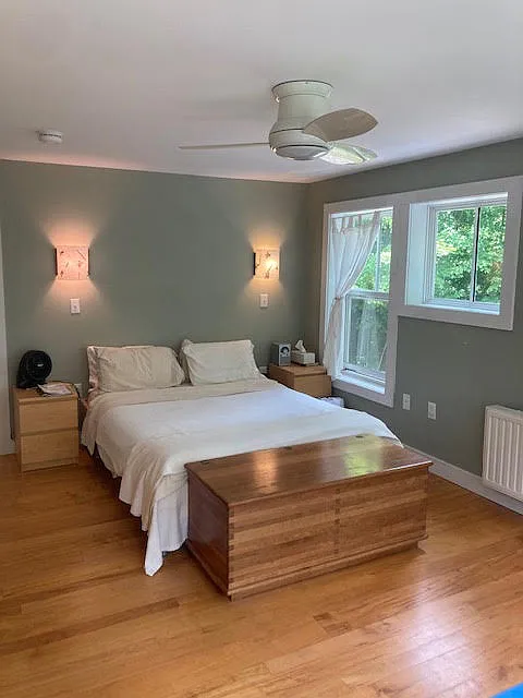 346 Ireland St — Photo 4