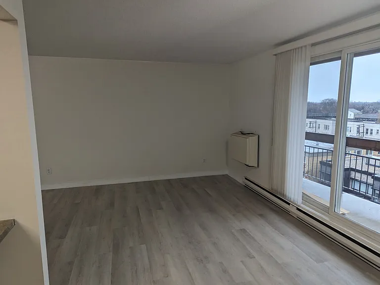 800 Corydon Ave — Photo 10
