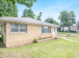 217 E Eagle St, Burr Oak, MI 49030