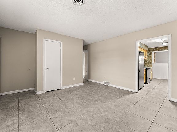 3rd image of 3086 Argot Ave