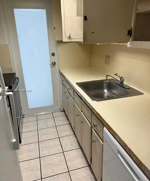 2430 NE 135th St #102 — Photo 13