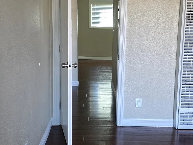 465 E Pasadena St #5 — Photo 8