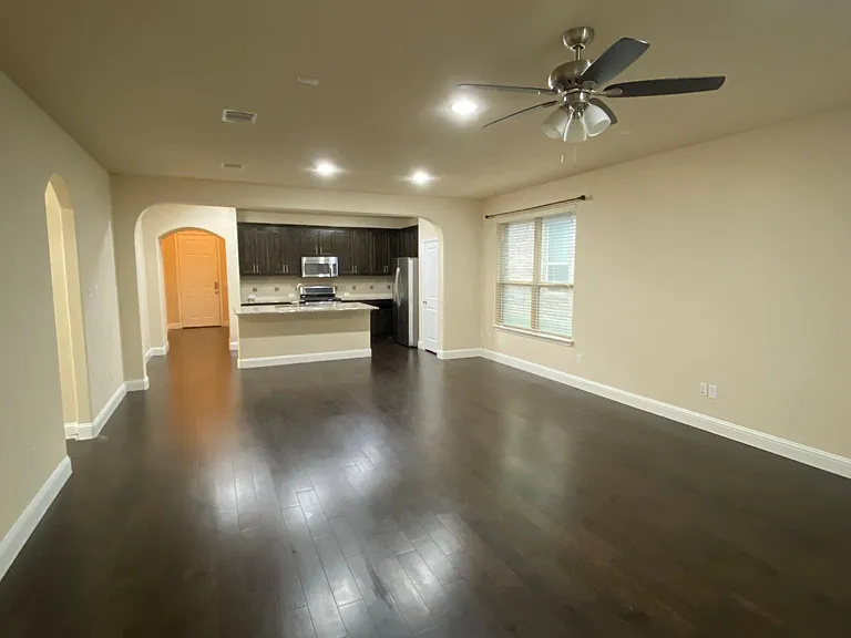 15517 Pioneer Bluff Trl — Photo 11