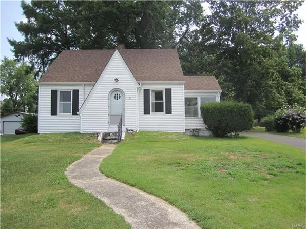 31 Janet Dr, Belleville, IL 62226