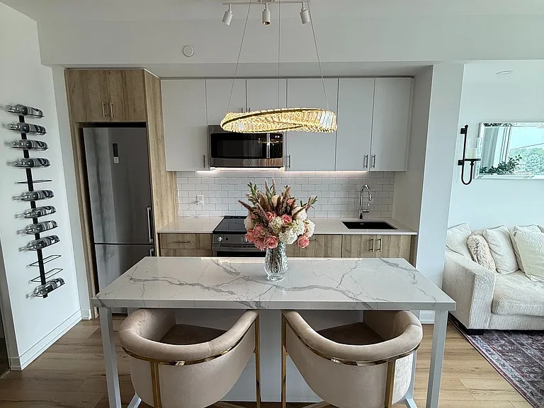 1195 The Queensway #405 — Photo 2