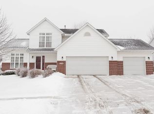 2540 Heather View Cir, Marion, IA 52302