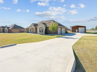 5520 Littlefield Dr, Justin, TX 76247
