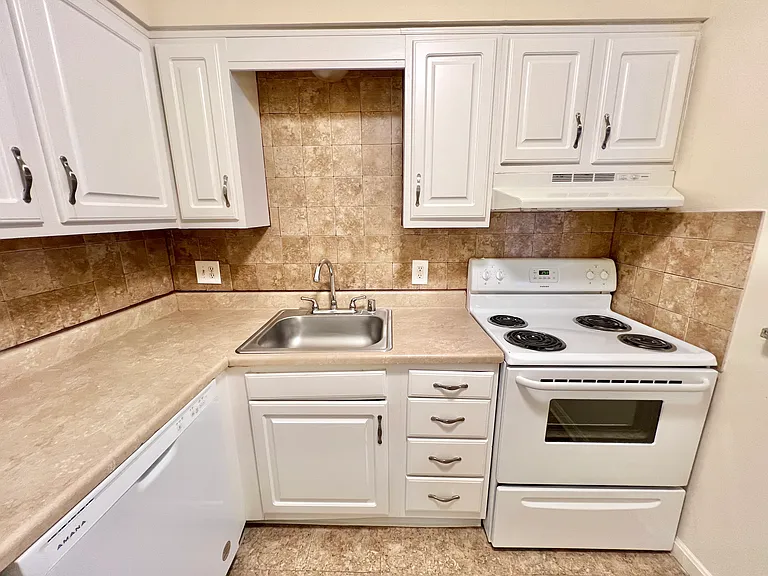 Countrybrook Apartments — Photo 92