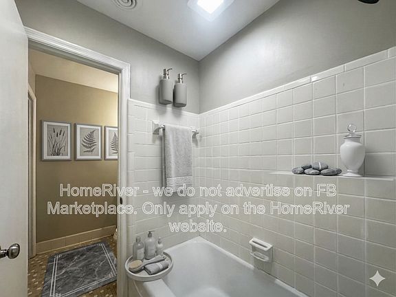 3rd image of 2461 McAlpin Ter #R