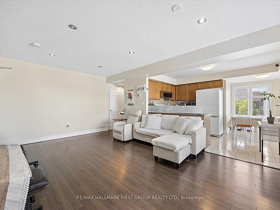 5th image of 2067 Bur Oak Ave Unit 3