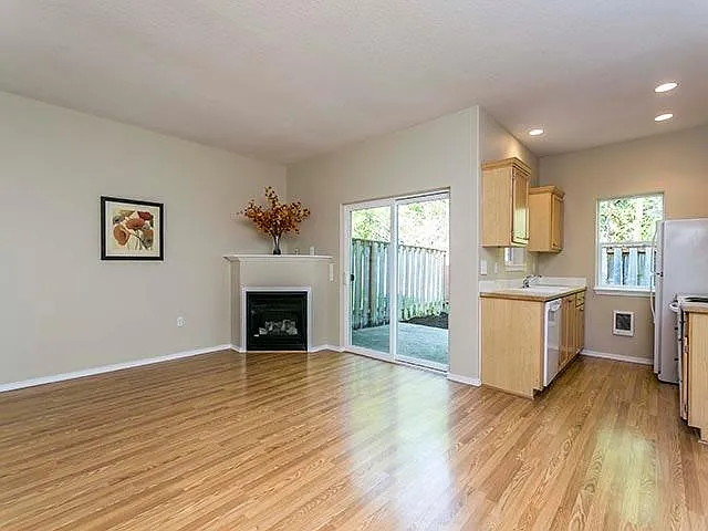 1131 NW Station Pl